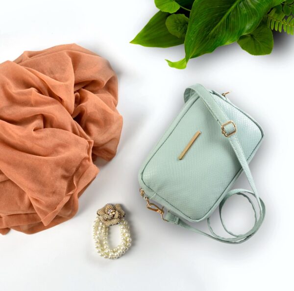 CROSSBODY 12