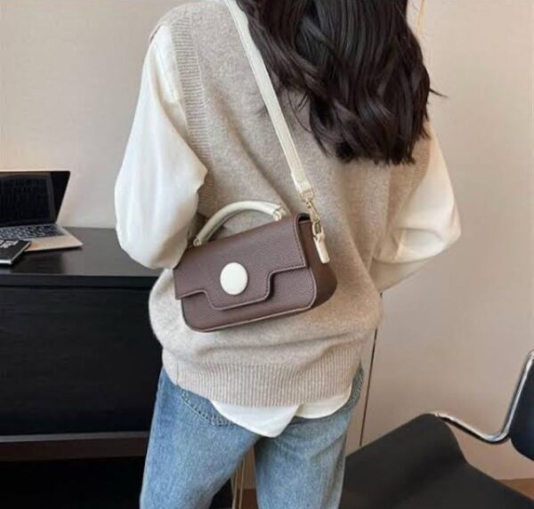 The iconic Dot bag CROSSBODY 17